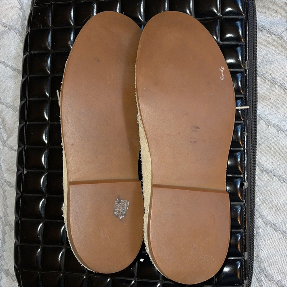 Barneys New York Suede Oxford Shoes - Picture 6 of 6